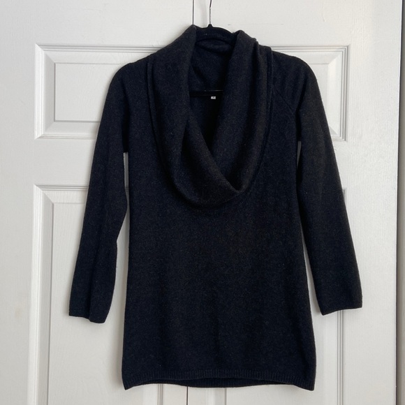 Vince charcoal gray Sz M Cashmere Cowl Neck Sweater - Picture 1 of 6